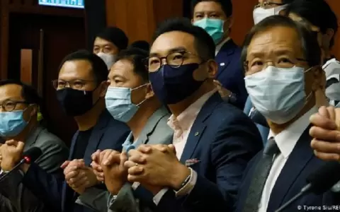 Renuncian todos los diputados prodemocracia en Hong Kong