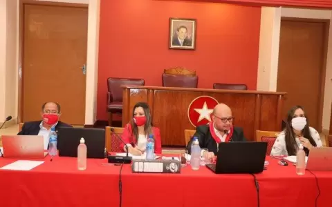 Cartistas aprueban pr�rroga de mandatos y concretan violaci�n constitucional