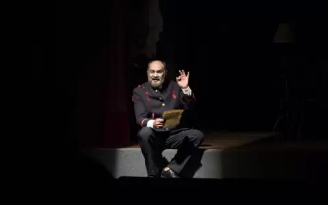 Teatro: "El son�mbulo". Discursos y paradojas