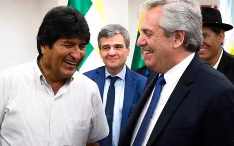 En frontera de Bolivia con Argentina preparan recibimiento a Evo Morales