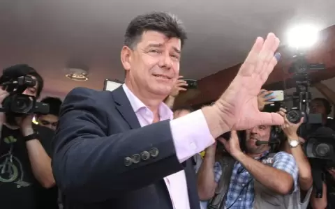 Efrain Alegre se compara con Joe Biden y confirma candidatura para el 2023