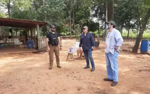 Senadores visitan estancias incautadas al narco "Cabeza Branca"