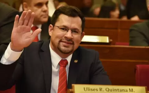 Ulises Quintana solicita su reincorporaci�n al pleno de diputados