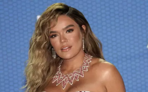Latin Grammy: la cantante Karol G llev� el look m�s rebelde