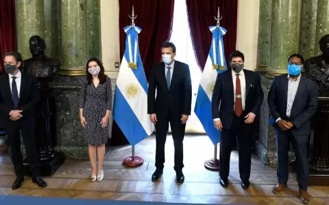 FMI acept� negociar un acuerdo de largo plazo con Argentina