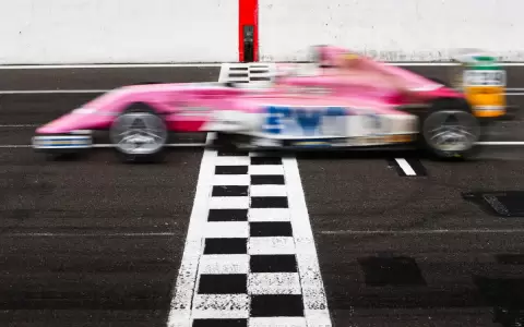Complicado cierre de Joshua Duerksen en Lausitzring
