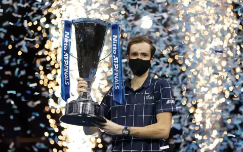 Medvedev vence a Thiem y conquista el Masters de Londres