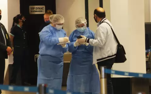Salud da respiro a aerol�neas y saca del protocolo la cuarentena obligatoria para viajeros