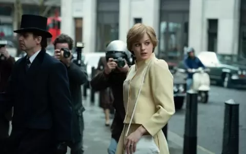 Bi�grafo real critica a la serie "The Crown"