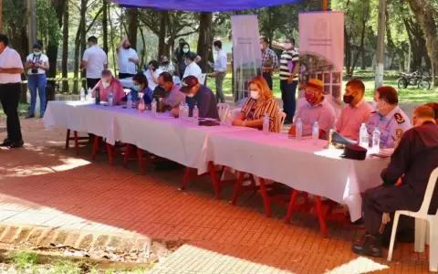 Senadores escucharon reclamos de pobladores de Mayor Ota�o