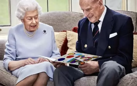 La reina Isabel y el duque de Edimburgo cumplen 73 a�os de matrimonio