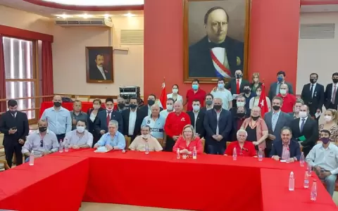 Convenci�n colorada termina por romper Concordia y Alliana amenaza a Abdo Ben�tez