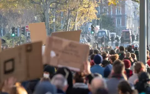Francia: "Ley mordaza" para prohibir difusi�n de im�genes de polic�as genera protestas