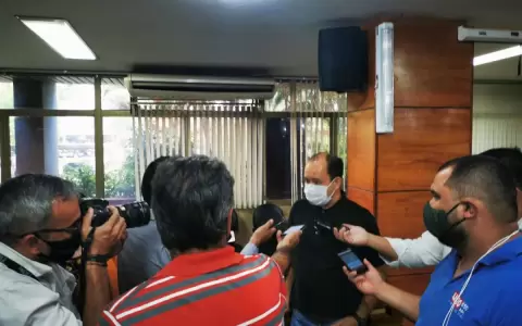 No habr� aumento de salario para funcionarios municipales, dice concejal de Asunci�n