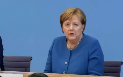 Merkel abog� por restricciones m�s estrictas en Alemania