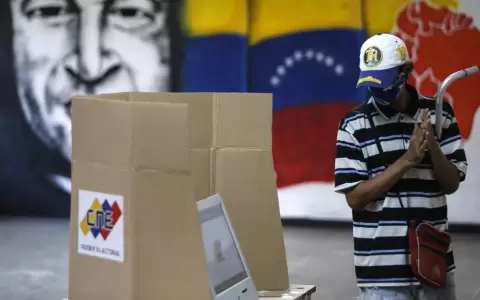 Venezuela: Chavismo gana las legislativas bajo una abrumadora abstenci�n