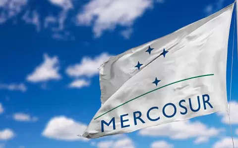Cumbre del Mercosur: volvieron a chocar los presidentes de Argentina y Brasil