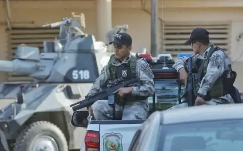 Postergan sanci�n de ley que habilita a militares y polic�as retirados a portar armas