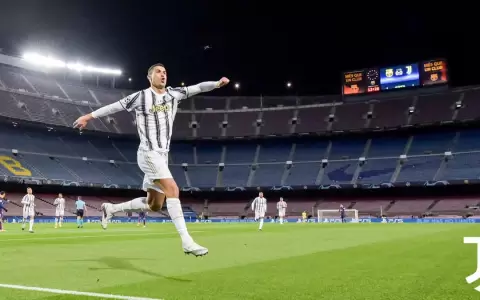 Juventus golea a Barcelona y se queda con el primer lugar del grupo