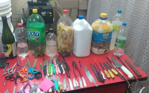 En Buen Pastor requisan armas blancas, celulares y marihuana
