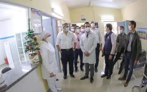 Abdo se jacta de obras de Stroessner con Brasil en visita a Alto Paran�