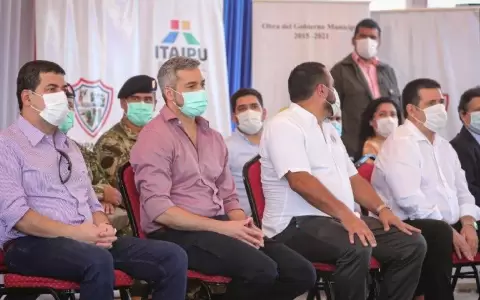 Mario Abdo y Horacio Cartes, aparecen juntos en acto oficial