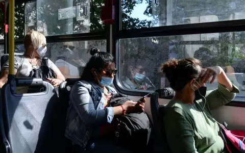 Uruguay anuncia nuevas restricciones frente al Covid-19, con multas y teletrabajo