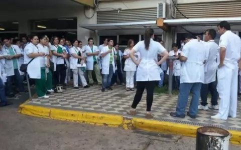 M�dicos del IPS anuncian huelga general para primera semana de enero