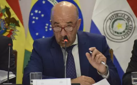 Parlasur pide al canciller argentino, Felipe Sol�, que se reabra frontera de Argentina con Paraguay