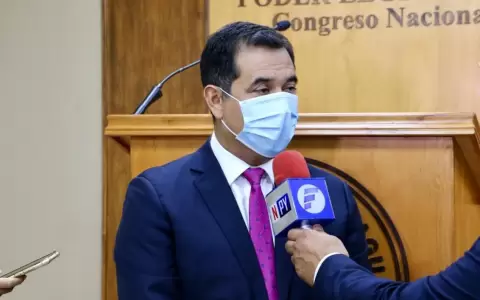 Senador insistir� en que vacunas contra Covid-19 lleguen al 100% de la poblaci�n
