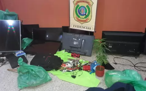Requisa en CERESO: incautan celulares, Smart Tv y plantin de marihuana