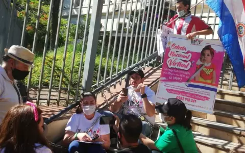 Manifestantes en favor de Bianca piden la �cabeza de Mazzoleni� y elevan tensi�n