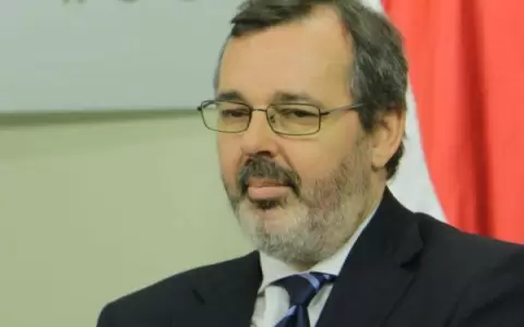 Debilidad institucional no permite grado de inversi�n