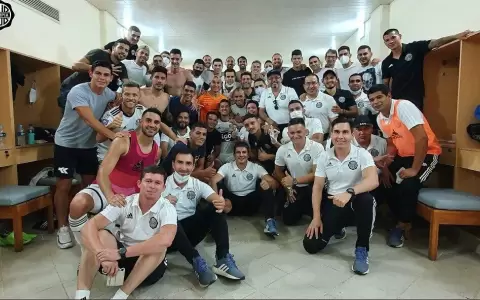 Las felicitaciones al campe�n