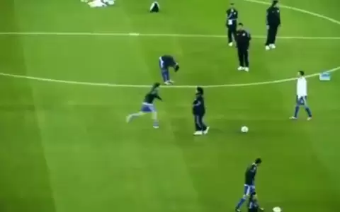El in�dito video en el que se ve a Messi y Maradona jugar juntos