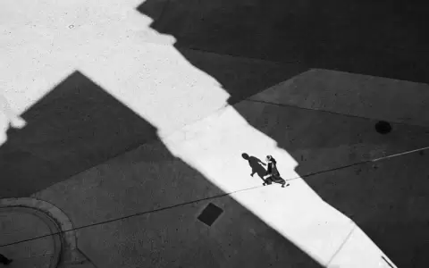 4� concurso de arte online "Black and White"