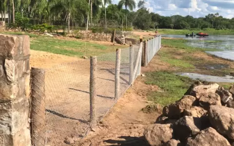 Intervienen construcci�n de Carrizosa en �rea del Lago Ypacara�