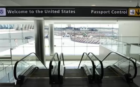 Estados Unidos mantiene restricciones de viaje con Europa y Brasil