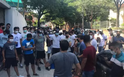 Futbolistas del Ascenso protestan frente al Ministerio de Salud