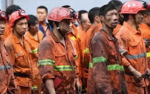 Los mineros atrapados en China lograron enviar un mensaje