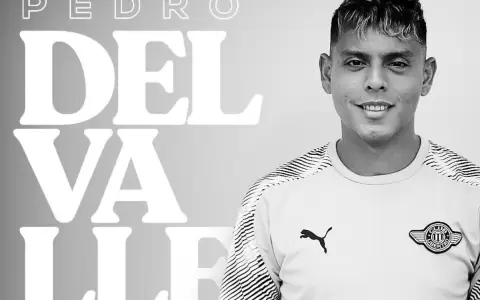 Pedro Delvalle es presentado como nuevo jugador de Libertad