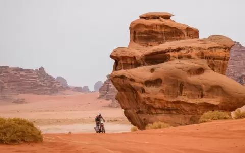 Dakar: Brabec al ataque en motos; Peterhansel, s�lido l�der en autos