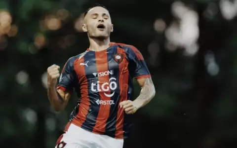 Josu� Colm�n no contin�a en Cerro Porte�o y es jugador libre