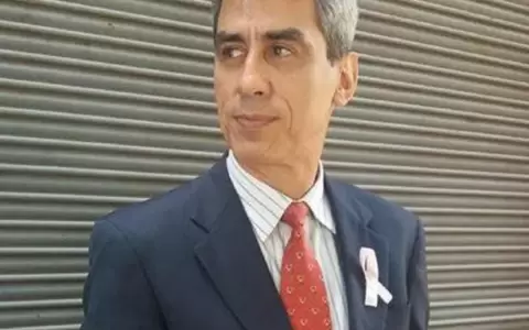 "El gobierno de Mario Abdo pende de un hilo, el extremo de ese hilo est� en manos de Horacio Cartes"
