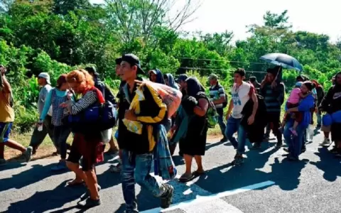 Env�an 500 efectivos mexicanos a frontera con Guatemala