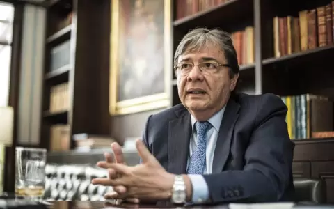 El ministro de Defensa colombiano muere por COVID-19