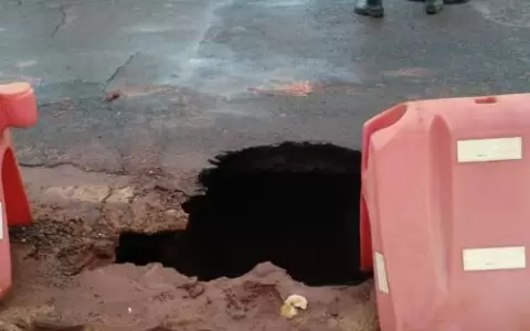 Hundimiento de calzada en Ruta 2 generan desv�os mundiales