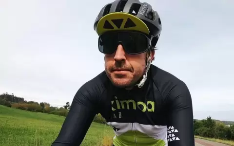Fernando Alonso fue operado tras accidente ocurrido mientras paseaba en su bicicleta