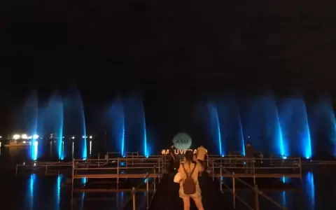 Muelle y show de luces en la costanera, opci�n del verano Asunceno