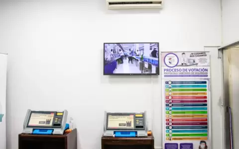 Habilitan m�quinas de votaci�n para capacitar en Terminal de Buses Asunci�n
